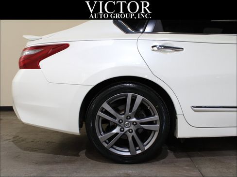 Used 2018 Nissan Altima 3.5 SL image 12