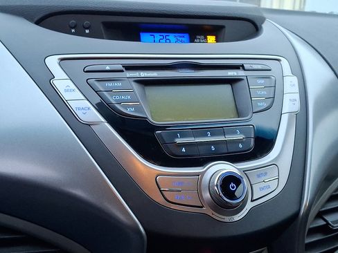 Used 2013 Hyundai Elantra image 24