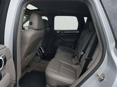 Used 2011 Porsche Cayenne S AWD/4WD image 7