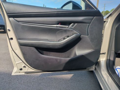 Used 2025 MAZDA MAZDA3 s FWD image 11