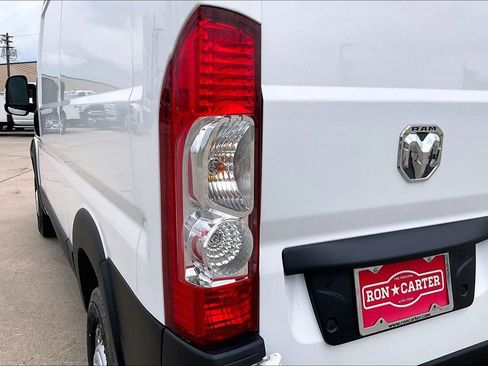 New 2024 RAM ProMaster 2500 w/ Convenience Group FWD image 12