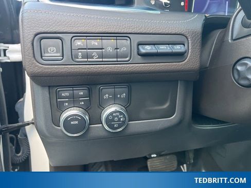 Used 2021 GMC Yukon XL Denali image 42