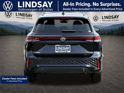 Used 2025 Volkswagen Tiguan SE R-Line AWD/4WD image 6