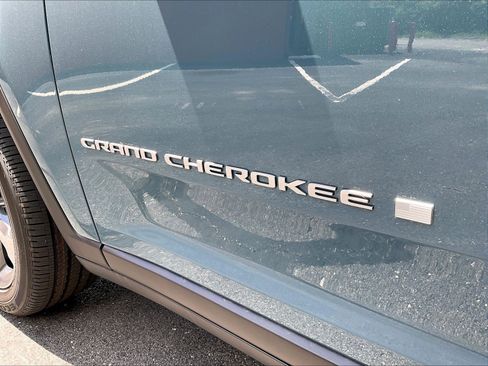New 2026 Jeep Grand Cherokee L Limited AWD/4WD image 13