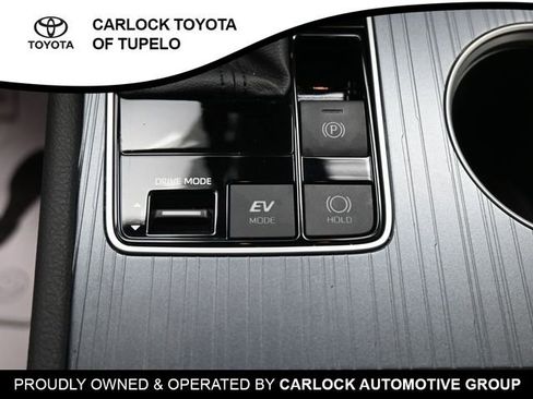 Used 2025 Toyota Sienna LE image 16