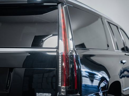 Used 2018 Cadillac Escalade ESV Platinum image 6