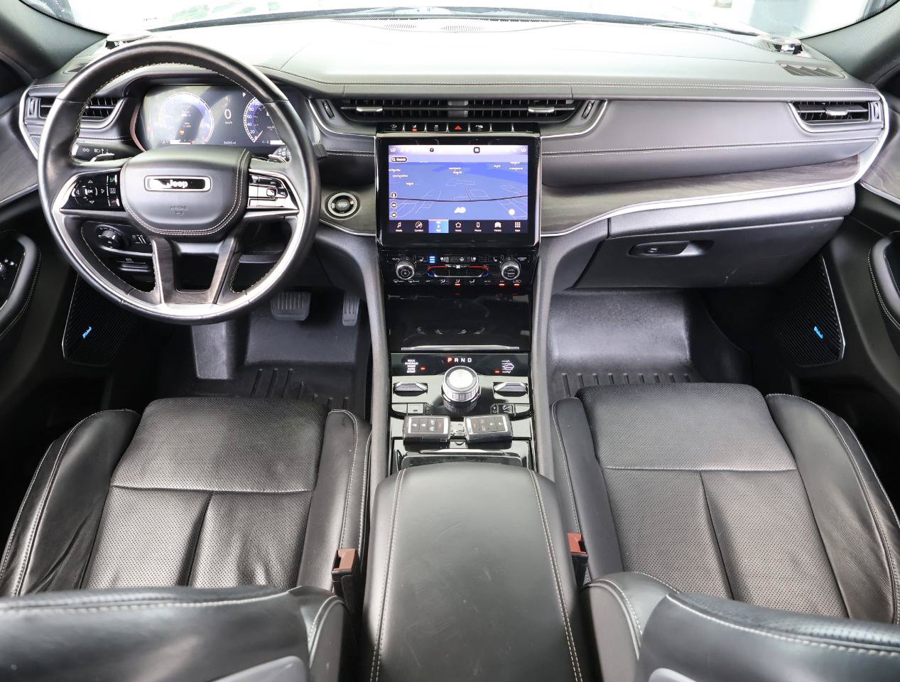 Used 2022 Jeep Grand Cherokee L Overland w/ Luxury Tech Group IV AWD/4WD image 16