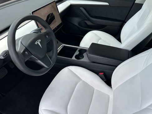 Used 2022 Tesla Model 3 Long Range image 9