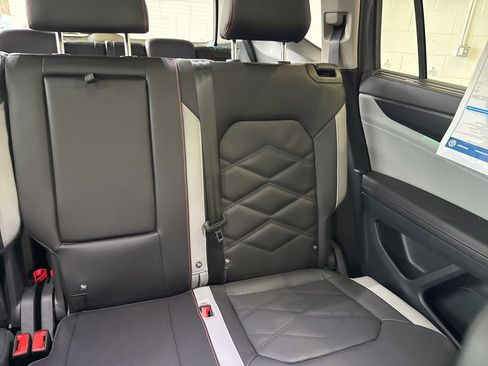 New 2026 Volkswagen Atlas Peak Edition image 15