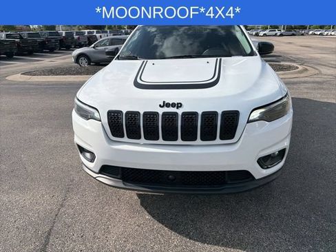Used 2022 Jeep Cherokee Latitude w/ Sun & Sound Group AWD/4WD image 4