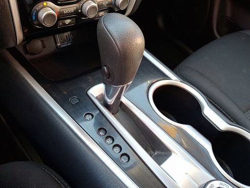 Used 2020 Nissan Pathfinder S image 16