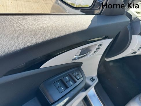 Used 2017 Honda Pilot Touring image 11