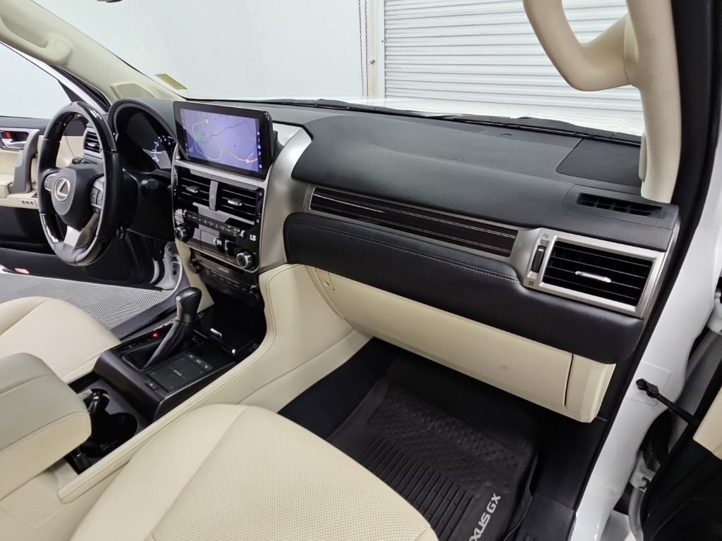 Used 2023 Lexus GX 460 Premium w/ Accessory Package AWD/4WD image 40