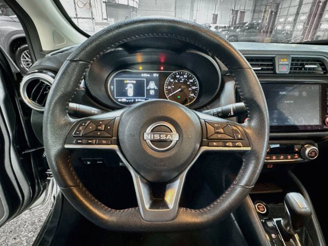 Used 2025 Nissan Versa SR FWD image 10