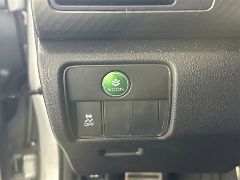 Used 2017 Honda Accord Sport image 8