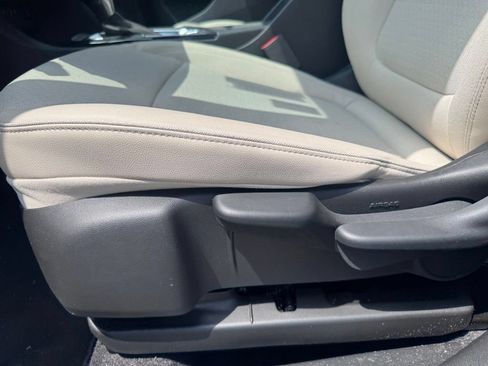 Used 2022 Buick Encore GX Preferred FWD image 11