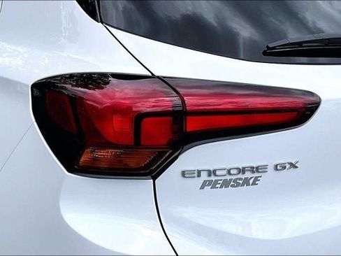 Used 2024 Buick Encore GX Preferred FWD image 30