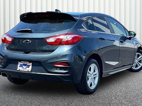Used 2018 Chevrolet Cruze LT w/ Convenience Package FWD image 22