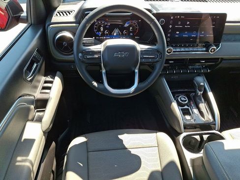 Used 2025 Chevrolet Colorado ZR2 w/ Technology Package AWD/4WD image 11