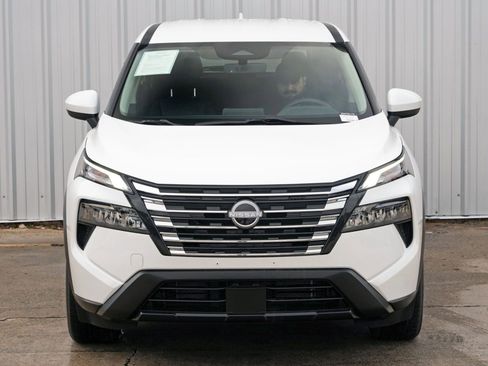 Used 2024 Nissan Rogue SV image 41