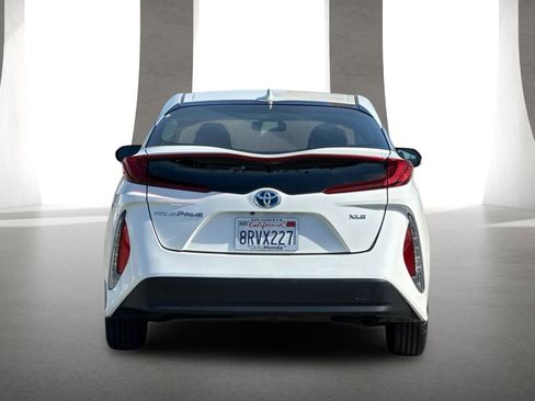 Used 2020 Toyota Prius Prime XLE image 5