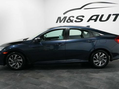 Used 2017 Honda Civic EX image 3
