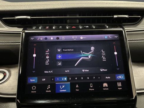 Used 2023 Jeep Grand Cherokee Limited w/ Luxury Tech Group II image 19