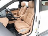 Certified 2022 Porsche Macan image 5