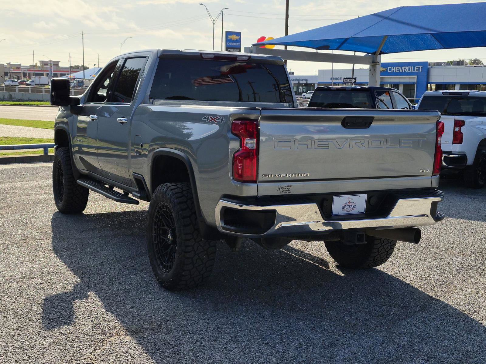 Used 2024 Chevrolet Silverado 2500 LTZ AWD/4WD image 4