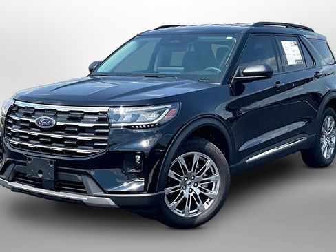Used 2025 Ford Explorer Active w/ Active Comfort Package AWD/4WD image 13