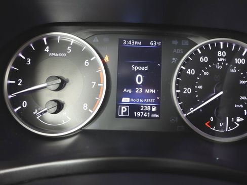 Certified 2022 Nissan Sentra S image 11