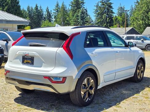 New 2026 Kia Niro Wave w/ Wave Preserve Package FWD image 5