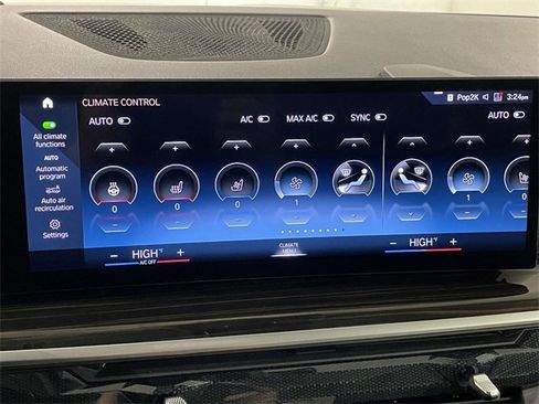 Used 2023 BMW X7 xDrive40i w/ Executive Package image 35