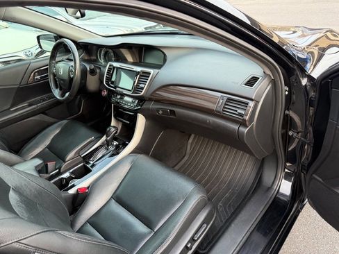 Used 2017 Honda Accord EX-L image 12