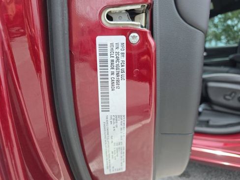Used 2022 Chrysler Pacifica Limited w/ S Appearance Package FWD image 39
