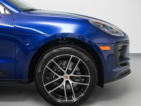 Used 2025 Porsche Macan image 13