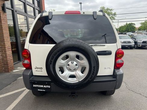 Used 2004 Jeep Liberty Sport w/ PWR Convenience Group AWD/4WD image 10