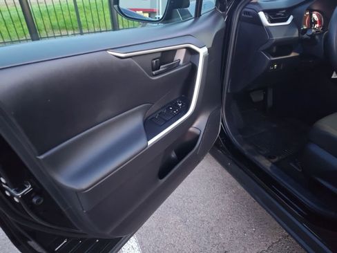 Used 2023 Toyota RAV4 LE image 5