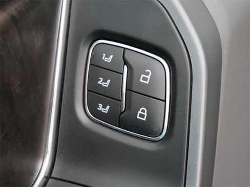 Certified 2022 Ford F150 Lariat w/ Trailer Tow Package image 16