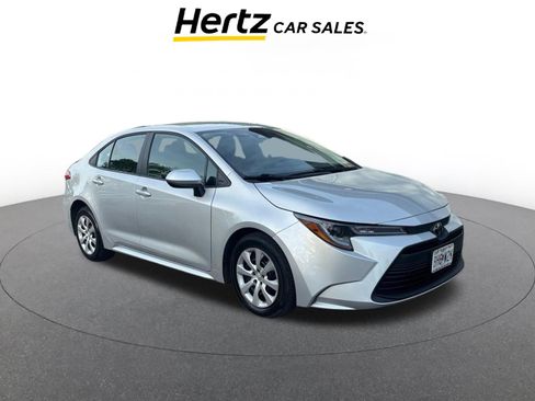Used 2025 Toyota Corolla LE FWD image 1