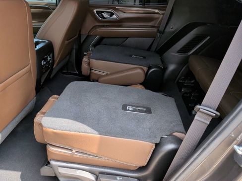 Used 2021 Chevrolet Tahoe High Country w/ Premium Package RWD image 41