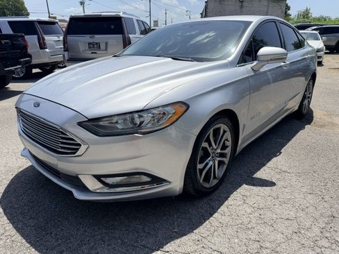 Used 2017 Ford Fusion SE w/ Equipment Group 601A FWD image 1