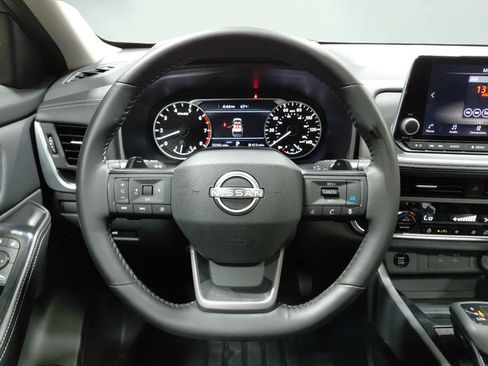 Used 2025 Nissan Rogue SV w/ SV Premium Package AWD/4WD image 24
