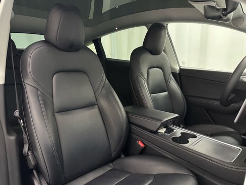 Used 2021 Tesla Model Y Performance image 19