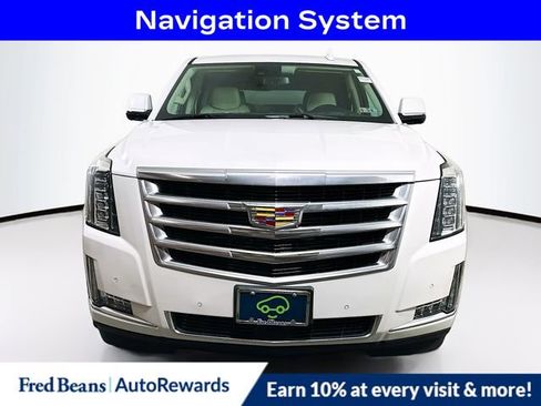 Used 2020 Cadillac Escalade Premium Luxury AWD/4WD image 2