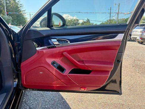 Used 2016 Porsche Panamera image 14