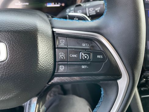 Used 2024 Jeep Grand Cherokee Trailhawk image 25