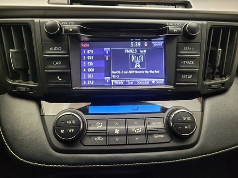 Used 2018 Toyota RAV4 XLE w/ Carpet Mat Package image 25