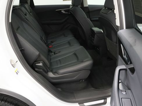 Used 2022 Audi Q7 3.0T Premium Plus AWD/4WD image 38