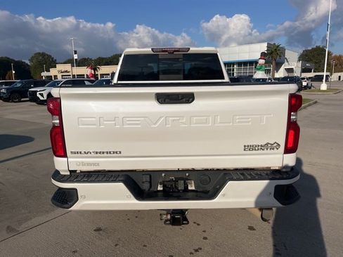 Used 2021 Chevrolet Silverado 2500 High Country w/ Technology Package image 6